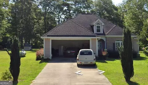 111 Honeysuckle Ct, Americus, GA 31709