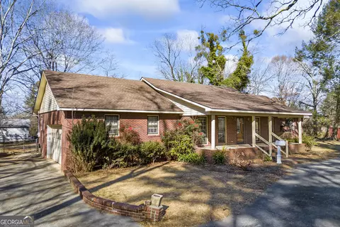 215 Bellvue Dr, Toccoa, GA 30577