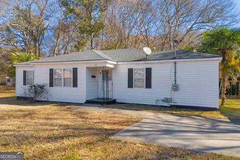282 Slaton Ave, Hartwell, GA 30643