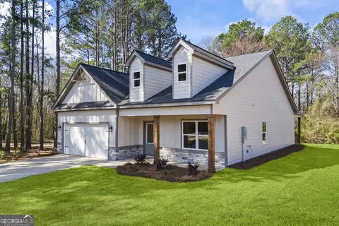 15 Holly St, Hartwell, GA 30643