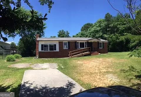 2810 Herbert Smart Airport Rd, Macon, GA 31217
