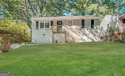 490 Woods Dr, Atlanta, GA 30318