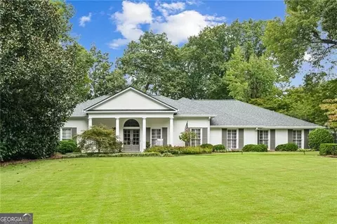 5915 Riverwood Dr, Atlanta, GA 30328