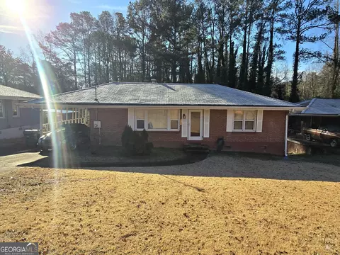 2107 Garden Cir, Decatur, GA 30032
