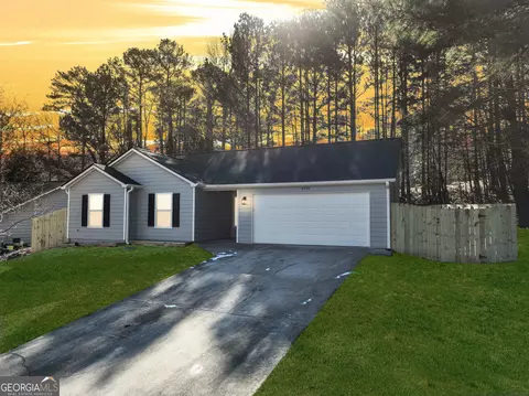 6840 Silver Maple Dr, Rex, GA 30273 photo 2