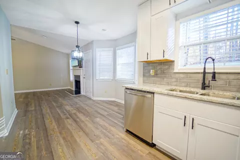 6840 Silver Maple Dr, Rex, GA 30273 photo 15