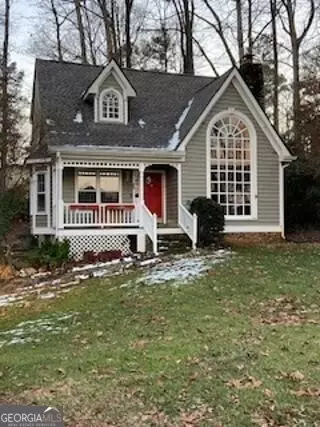 8425 Lake Dr, Snellville, GA 30039
