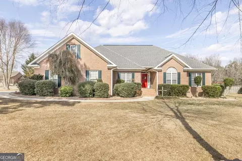 102 Chinaberry Ln, Perry, GA 31069
