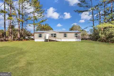 56 Barn Road Cir, Jesup, GA 31545