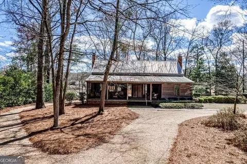 109 Lakecrest Dr NE, Milledgeville, GA 31061