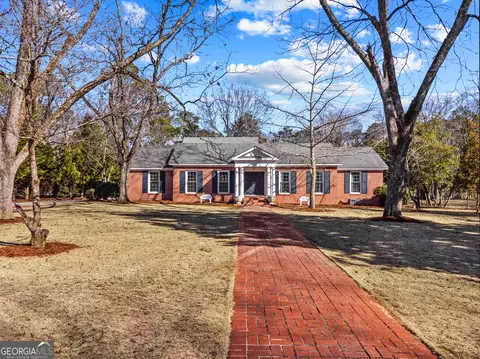 979 Lakeview Dr, Madison, GA 30650