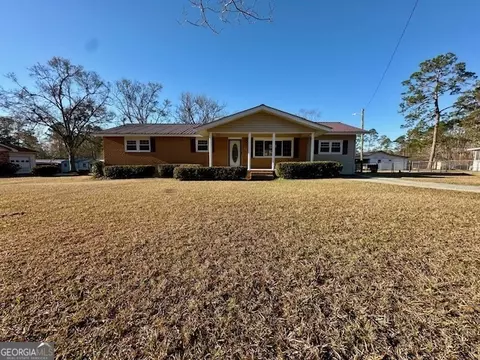 98 E Brewton St, Mcrae-helena, GA 31055