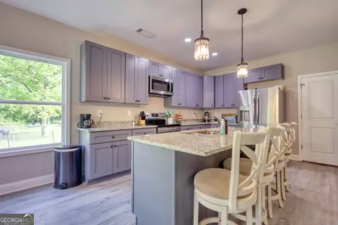 Kitchen - 70 Pine St, Mansfield, GA 30055 photo 3 of 6