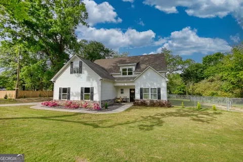 Exterior - 70 Pine St, Mansfield, GA 30055 photo 4 of 12