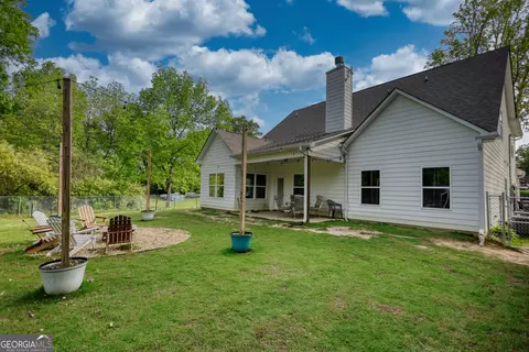 Exterior - 70 Pine St, Mansfield, GA 30055 photo 10 of 12