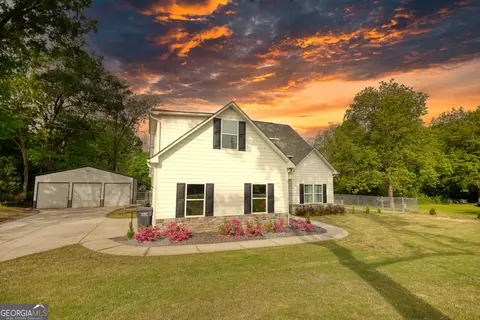 Exterior - 70 Pine St, Mansfield, GA 30055 photo 2 of 12