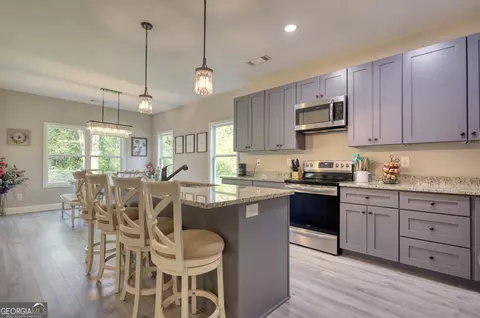 Kitchen - 70 Pine St, Mansfield, GA 30055 photo 1 of 6