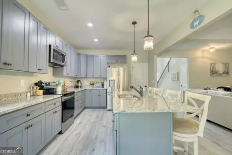 Kitchen - 70 Pine St, Mansfield, GA 30055 photo 4 of 6