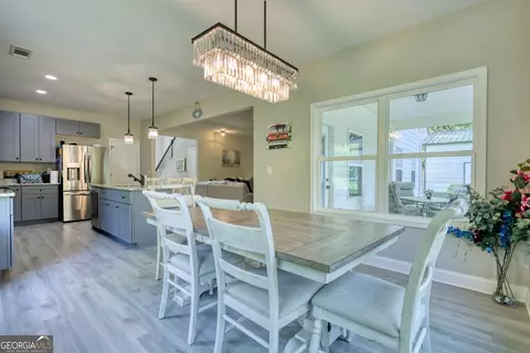 Dining - 70 Pine St, Mansfield, GA 30055 photo 3 of 4