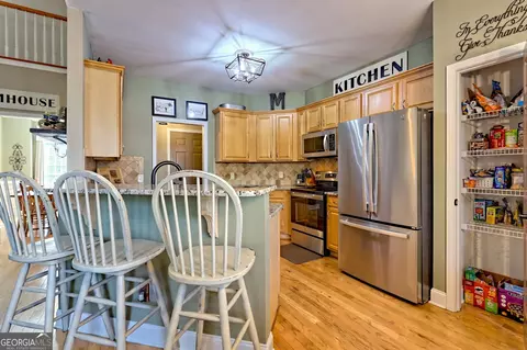 Kitchen - 7640 Paces Ln, Gainesville, GA 30506 photo 6 of 8