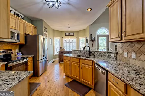 Kitchen - 7640 Paces Ln, Gainesville, GA 30506 photo 7 of 8