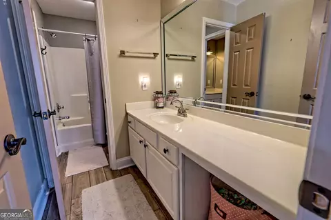 Bath - 7640 Paces Ln, Gainesville, GA 30506 photo 6 of 8