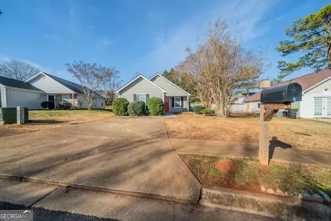 540 Lakecourt Dr, Mcdonough, GA 30253