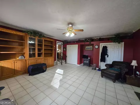 Living - 5550 Highway 212, Covington, GA 30016 photo 6 of 8