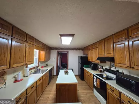Kitchen - 5550 Highway 212, Covington, GA 30016 photo 1 of 5