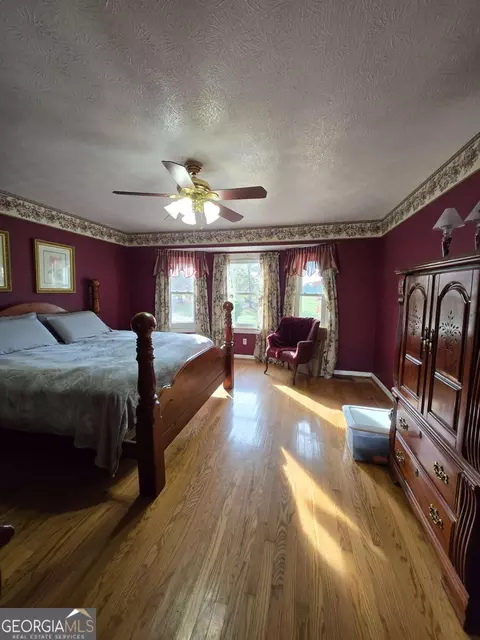 Bedroom - 5550 Highway 212, Covington, GA 30016 photo 3 of 4