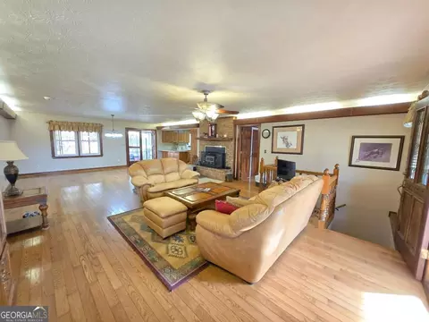 Living - 5550 Highway 212, Covington, GA 30016 photo 5 of 8