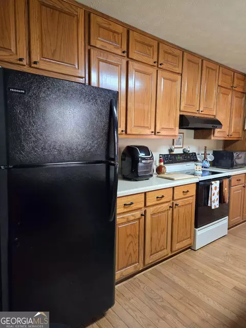 Kitchen - 5550 Highway 212, Covington, GA 30016 photo 4 of 5