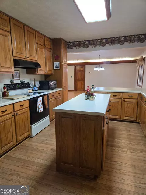 Kitchen - 5550 Highway 212, Covington, GA 30016 photo 3 of 5