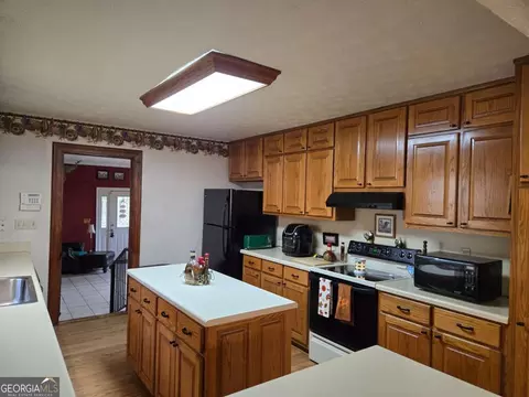 Kitchen - 5550 Highway 212, Covington, GA 30016 photo 2 of 5
