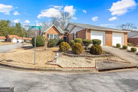 180 Lagrange Ct, Fayetteville, GA 30214