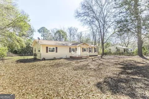 204 Elizabeth Dr, Centerville, GA 31028