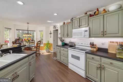 Kitchen - 469 Old Roanoke Rd, Lagrange, GA 30240 photo 4 of 4