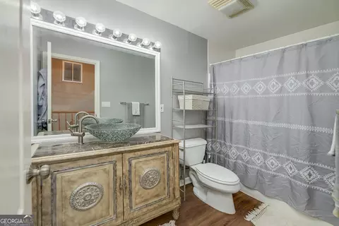 Bath - 469 Old Roanoke Rd, Lagrange, GA 30240 photo 2 of 3