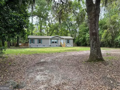 1494 Lake Dr, Midway, GA 31320