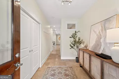 222 E Waldburg St #B, Savannah, GA 31401