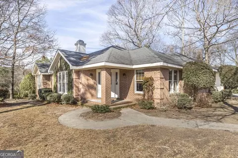 114 Raintree Dr, Warner Robins, GA 31088