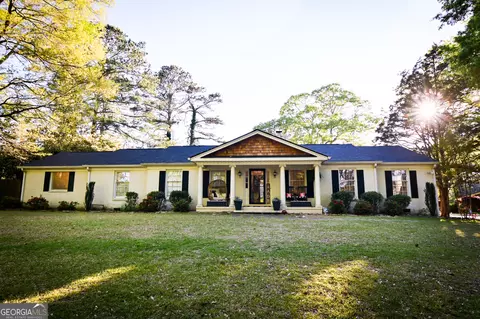 5190 Crestview Dr SE, Covington, GA 30014