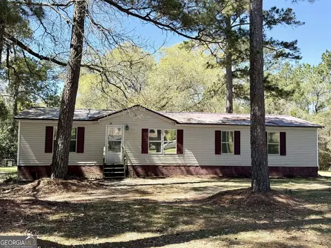 159 Ragan St, Leesburg, GA 31763