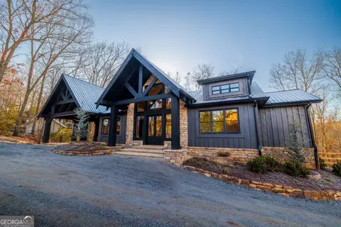 361 Bluebird Ln, Blue Ridge, GA 30513