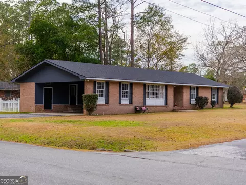 232 Glenwood Dr, Blackshear, GA 31516
