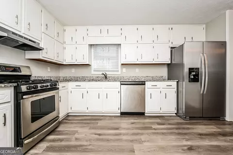 1005 Quail Dr, Stockbridge, GA 30281