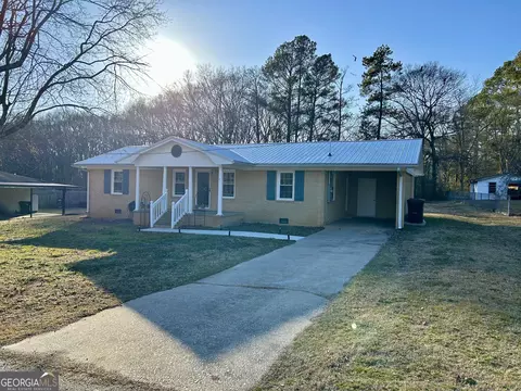 201 Pecan Dr, Hartwell, GA 30643