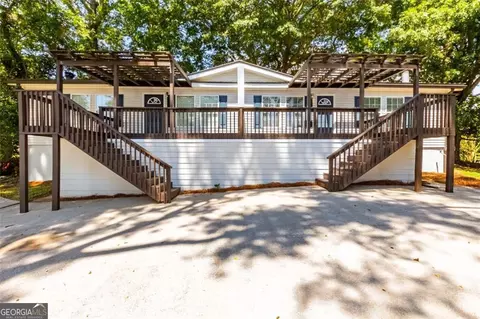 6140 Jones Rd, Flowery Branch, GA 30542