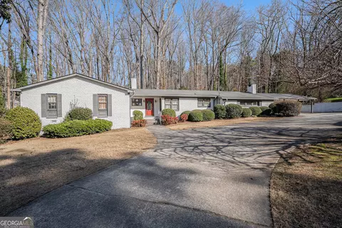 75 Azalea Trl, Carrollton, GA 30116