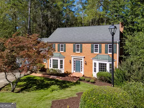515 Dogleg Ct, Roswell, GA 30076